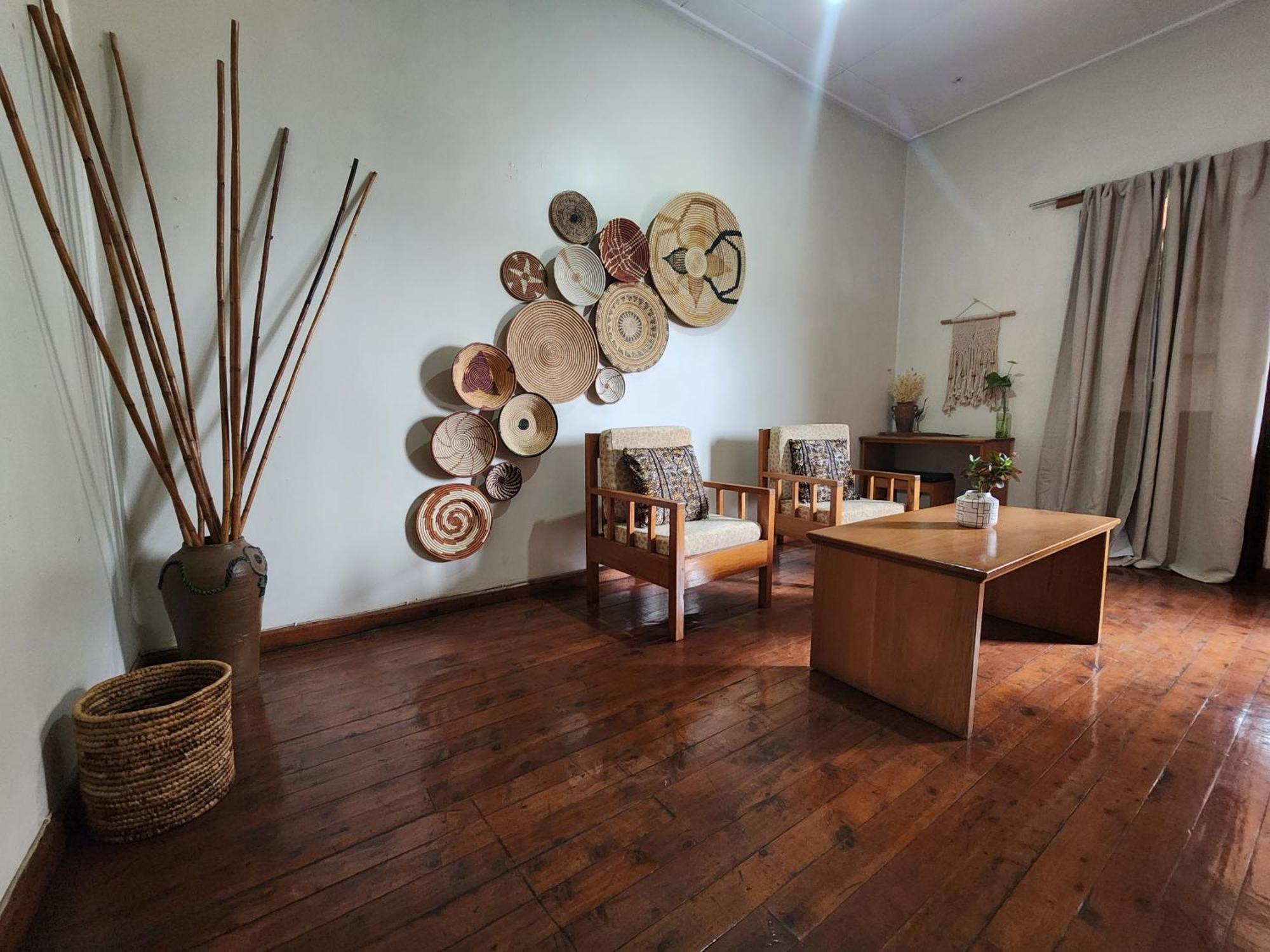 Surjios Guest House Jinja Exterior photo